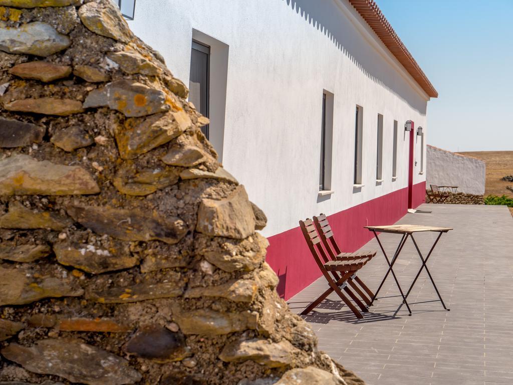 Fontes Bárbaras Enoturismo Entradas Exterior foto